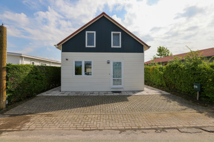 Comfortabel bungalow voor 6 personen op vakantiepark De Groote Vliet HW018